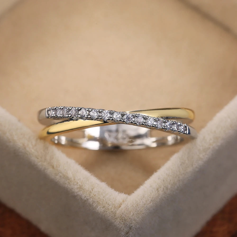Bague femme croisée en X avec zircon olaquée or – design moderne et élégant, finition luxe.