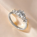 Bague femme plaqué or – serti 6 griffes, style classique élégant.