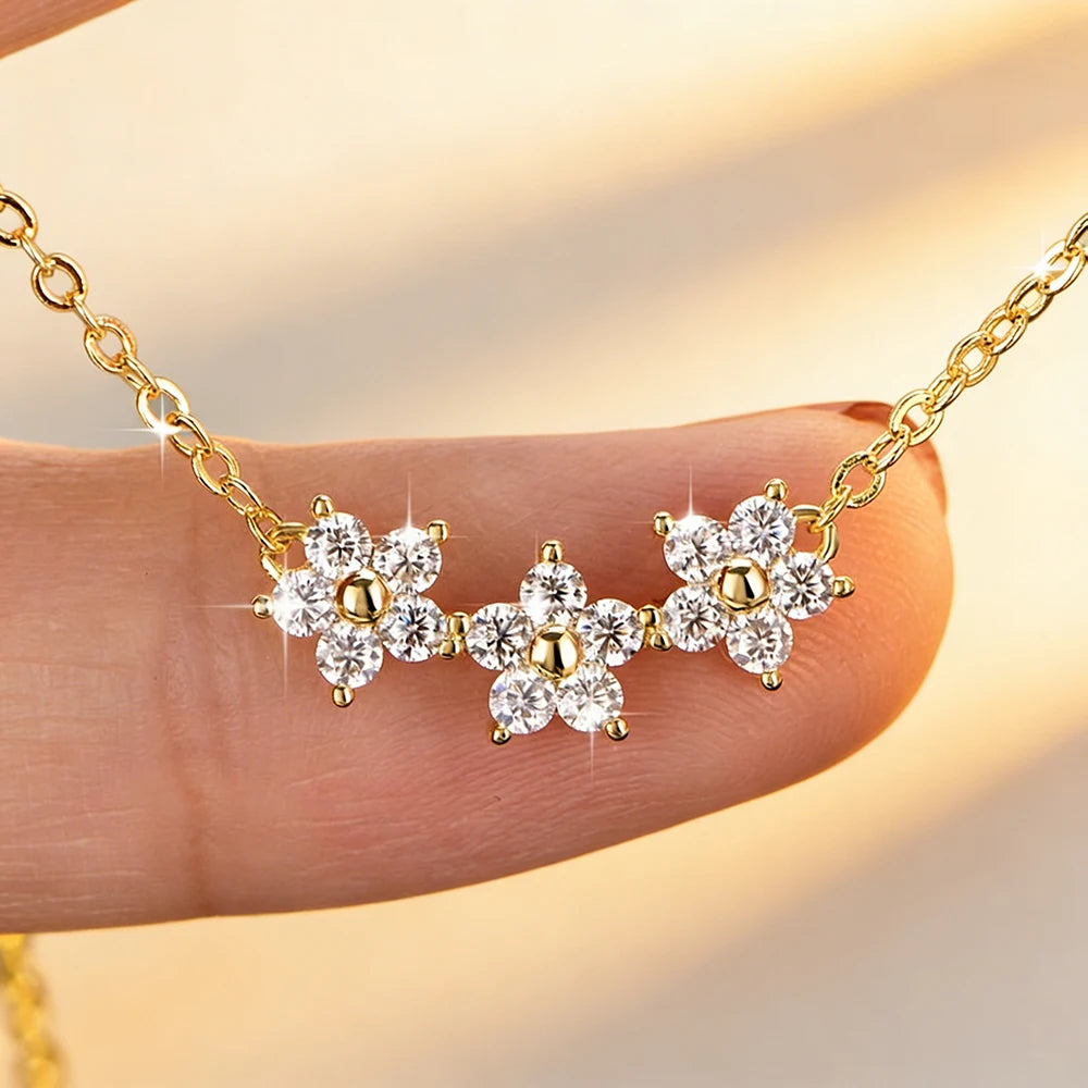 Collier Trèfle Fleur Moissanite – Pendentif Porte-Bonheur Élégant pour Femme or jaune