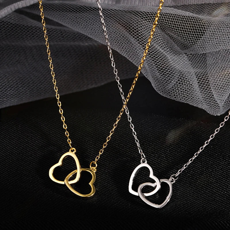 Collier ALORA Double Cœur argentée – Bijou Élégant et Romantique pour Femme
