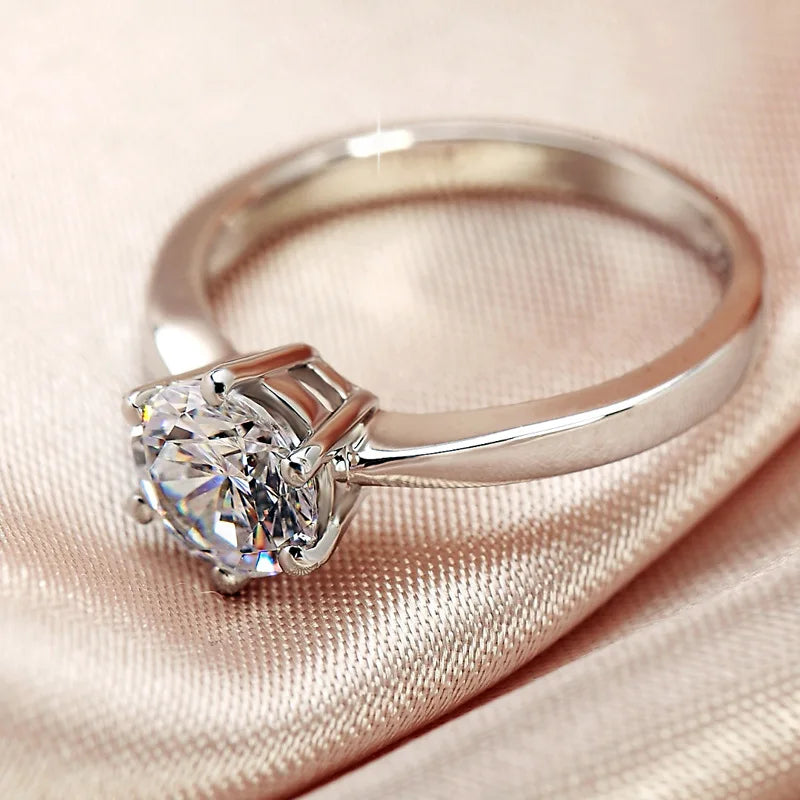 Bague femme plaquée argent en zircon – style classique et intemporel, élégante et raffinée.