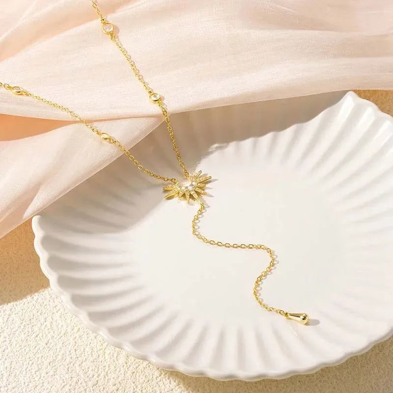 Collier ALORA en Y à Chaîne Pendante – Bijou Élégant & Intemporel