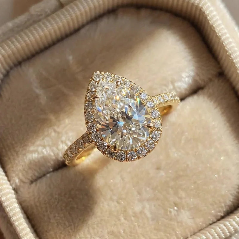 Bague femme plaquée argent avec zircon en forme de poire 1 carat – élégance simple et luxe.
