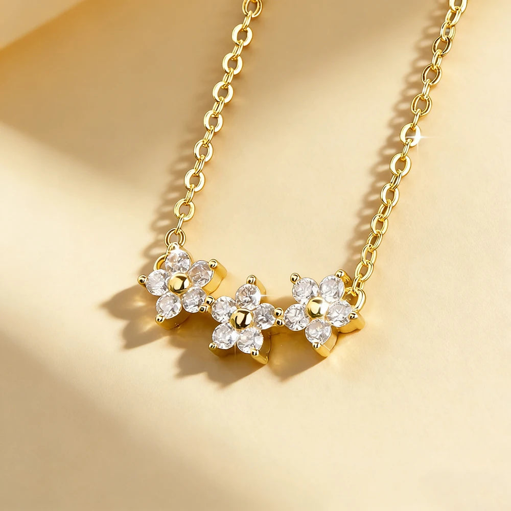 Collier Trèfle Fleur Moissanite – Pendentif Porte-Bonheur Élégant pour Femme or jaune