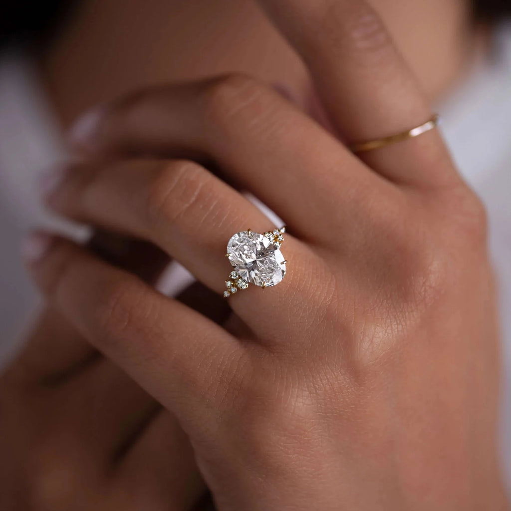Bague femme plaqué or avec moissanite ovale – éclat exceptionnel, style luxe.