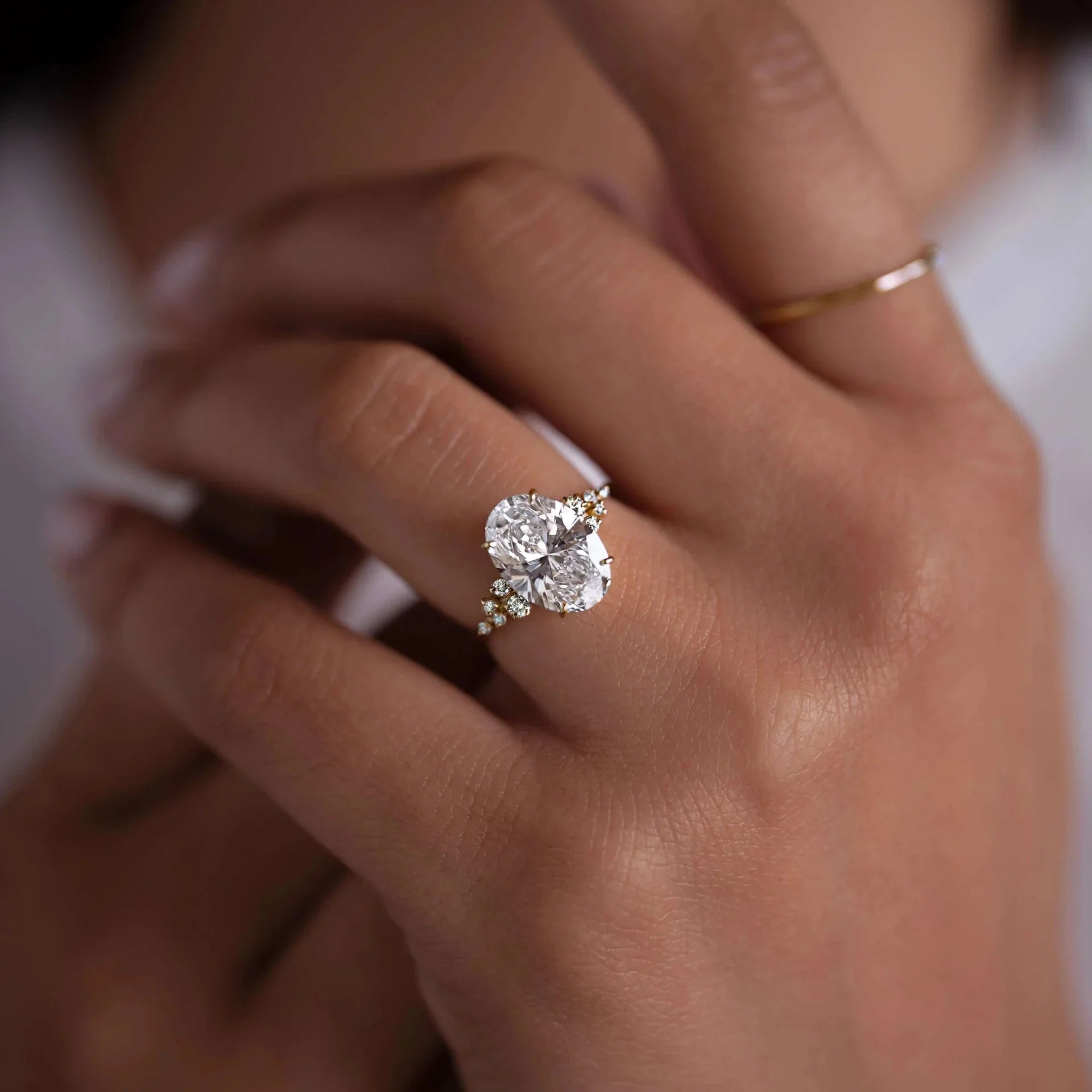 Bague femme plaqué or avec moissanite ovale – éclat exceptionnel, style luxe.