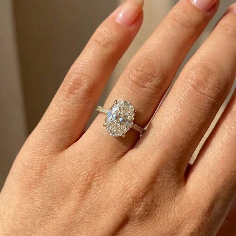 Bague plaquée argent avec zircon ovale – élégance luxe pour femme